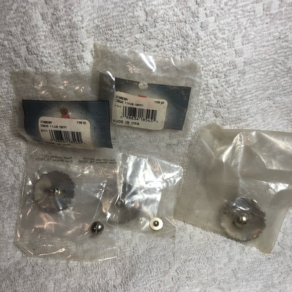 Tandy Leather Starberry conchos 1.25 inch - set of 3 retired design - Picture 4 of 5